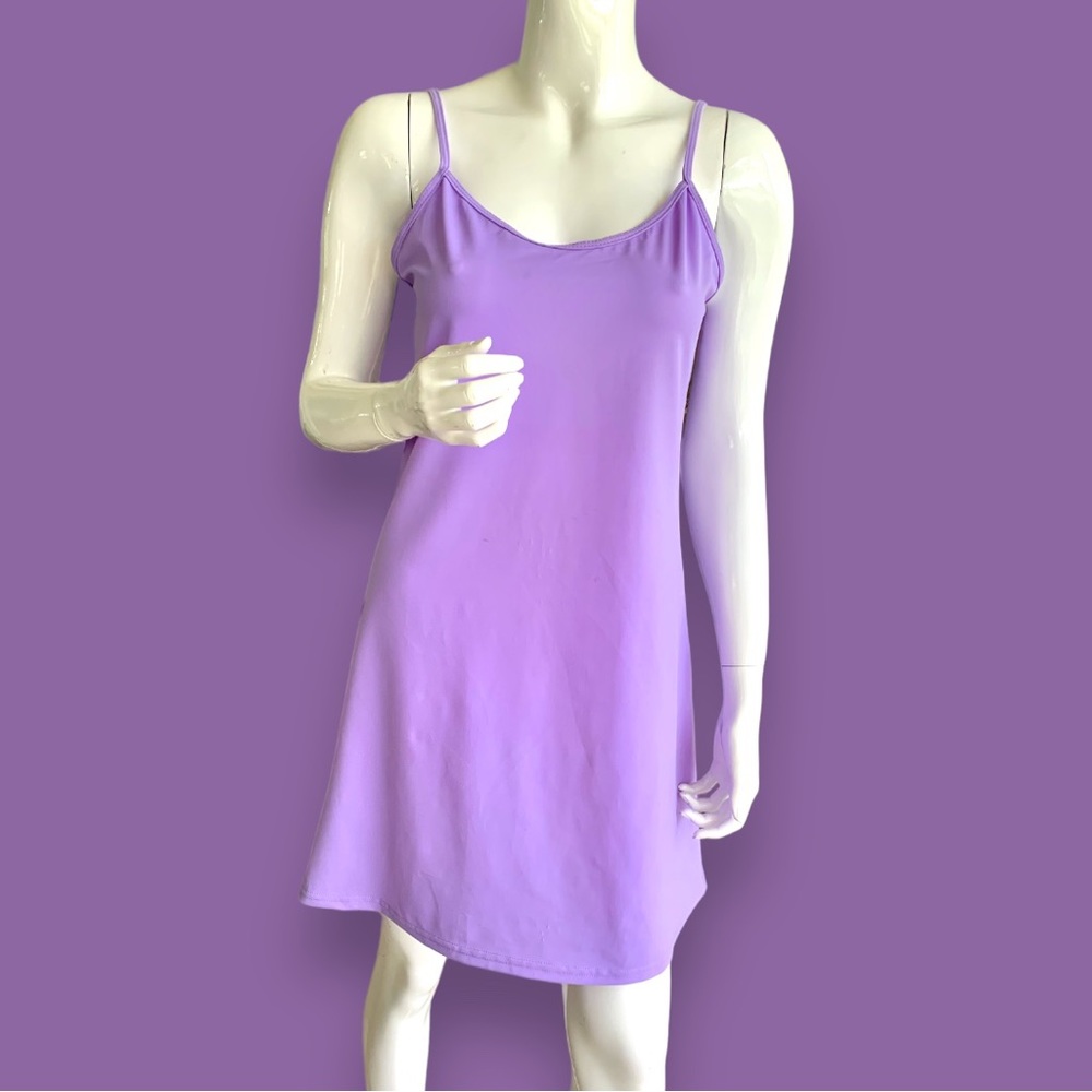 HOLLISTER LAVENDER SLIP DRESS. WOMEN’S SIZE LARGE.